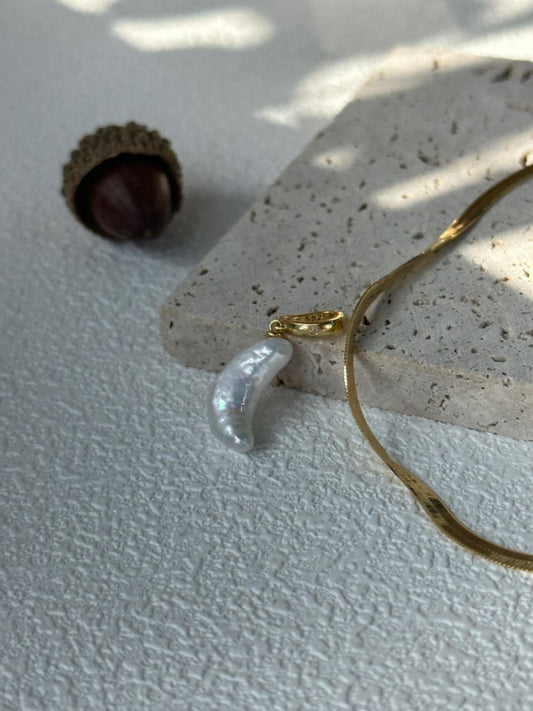 luminous baroque moon pendant necklace