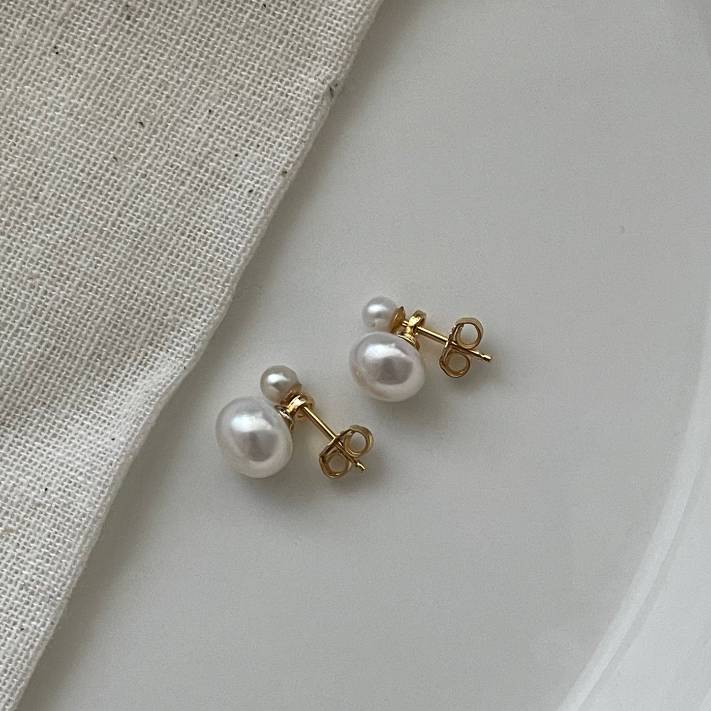 two pearls earrings