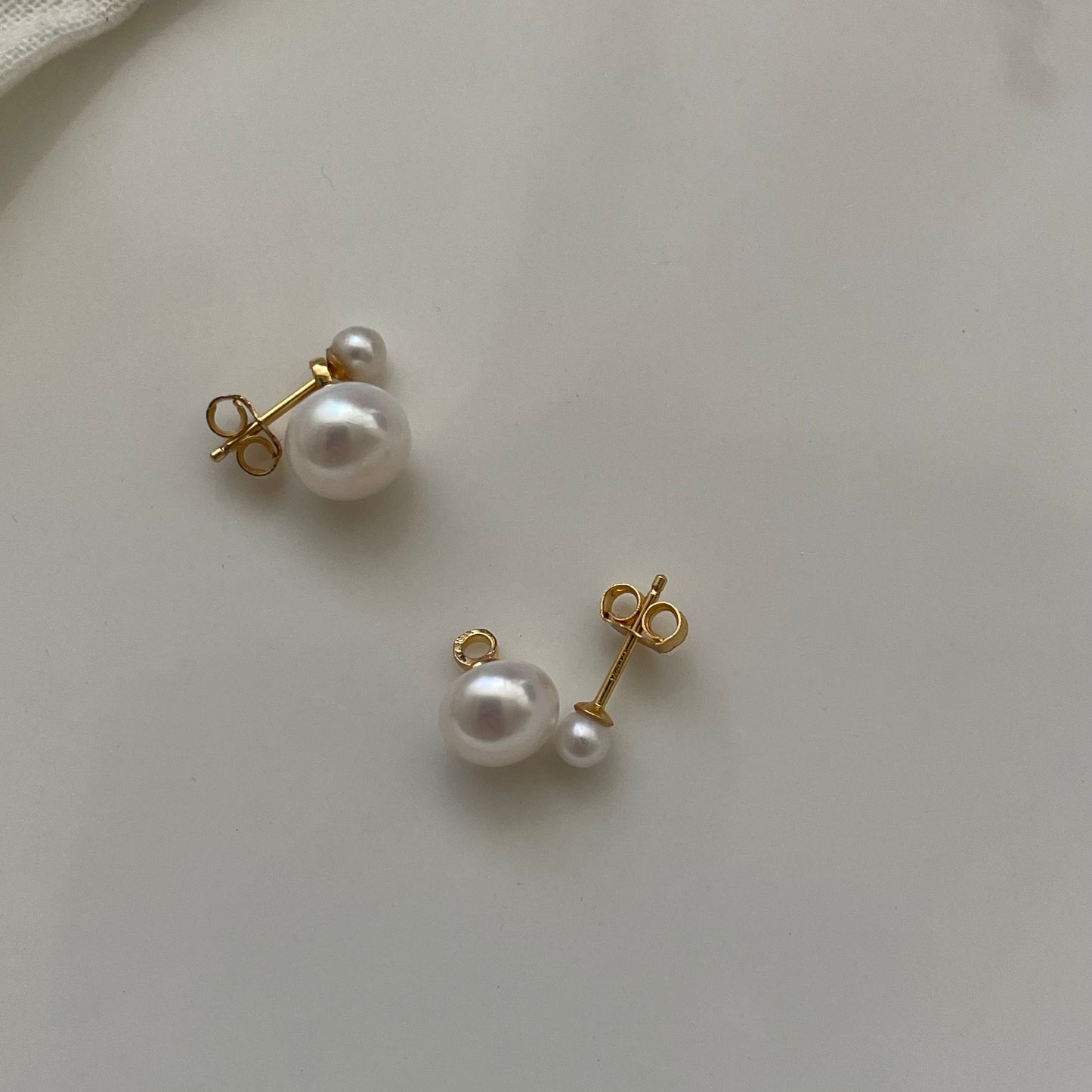 two pearls earrings