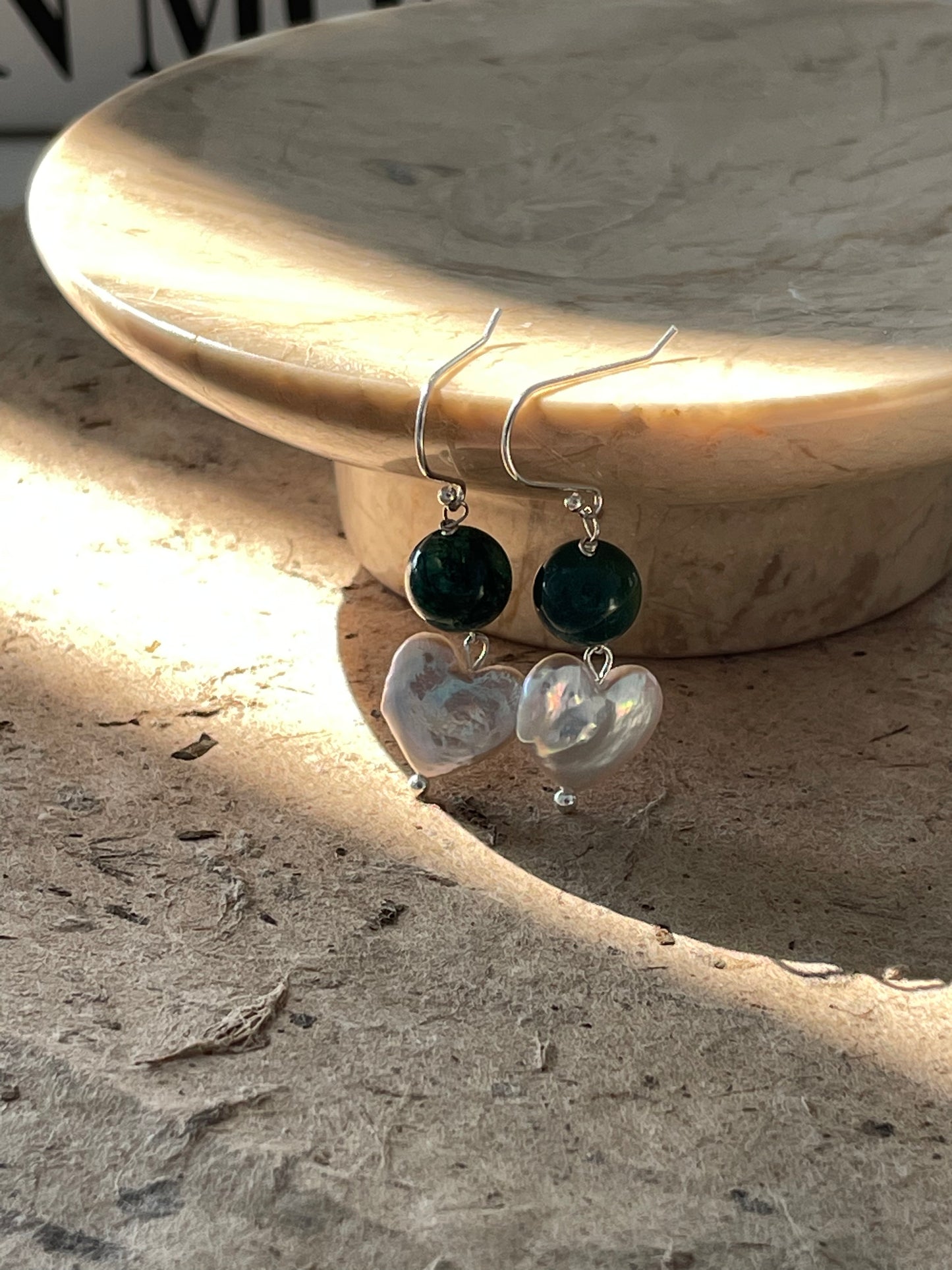 orecchini in agata verde con barocco