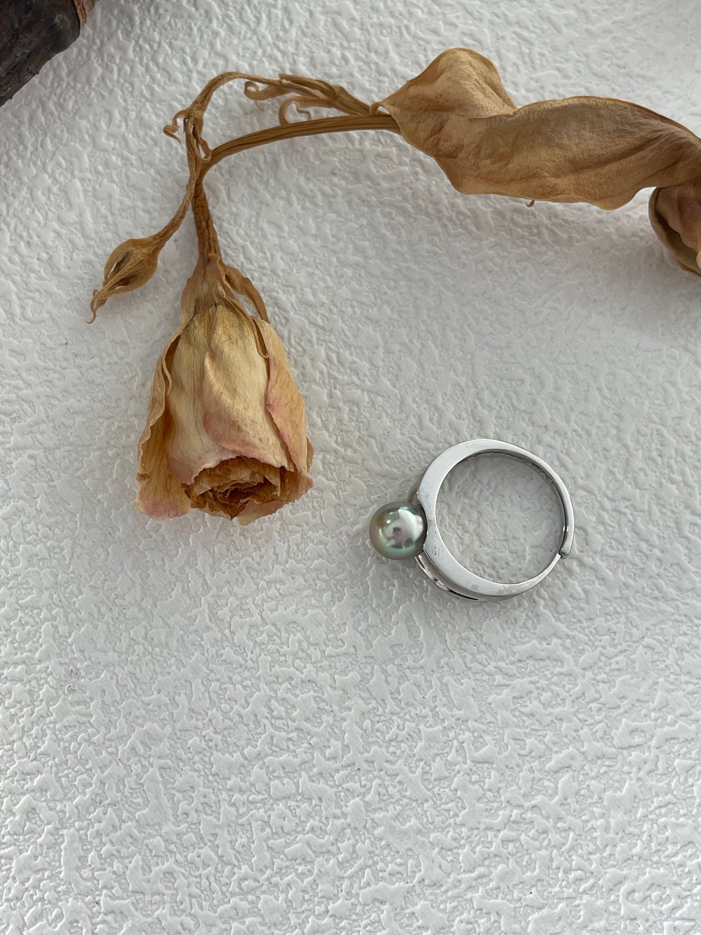 anello madama akoya