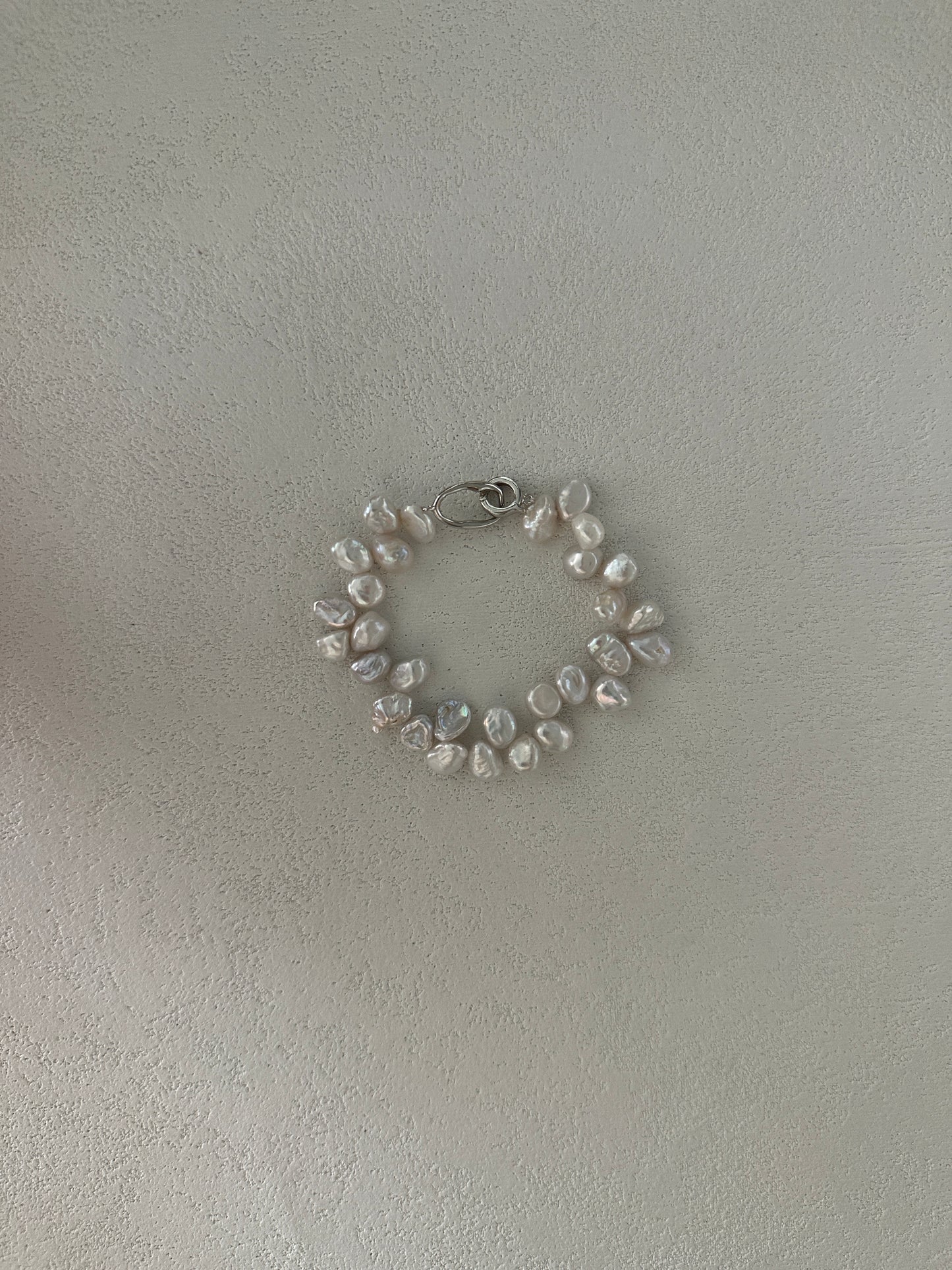 braccialetto di perle keshi