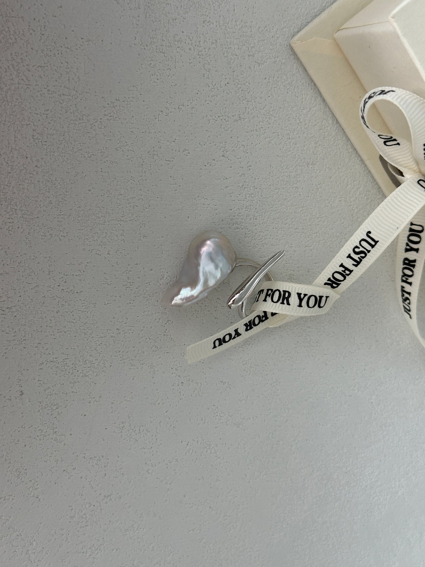 anello barocco ritorto