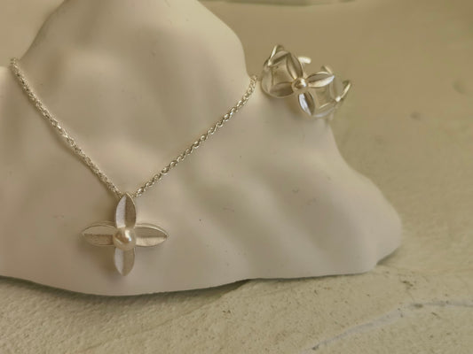 collana di fiori