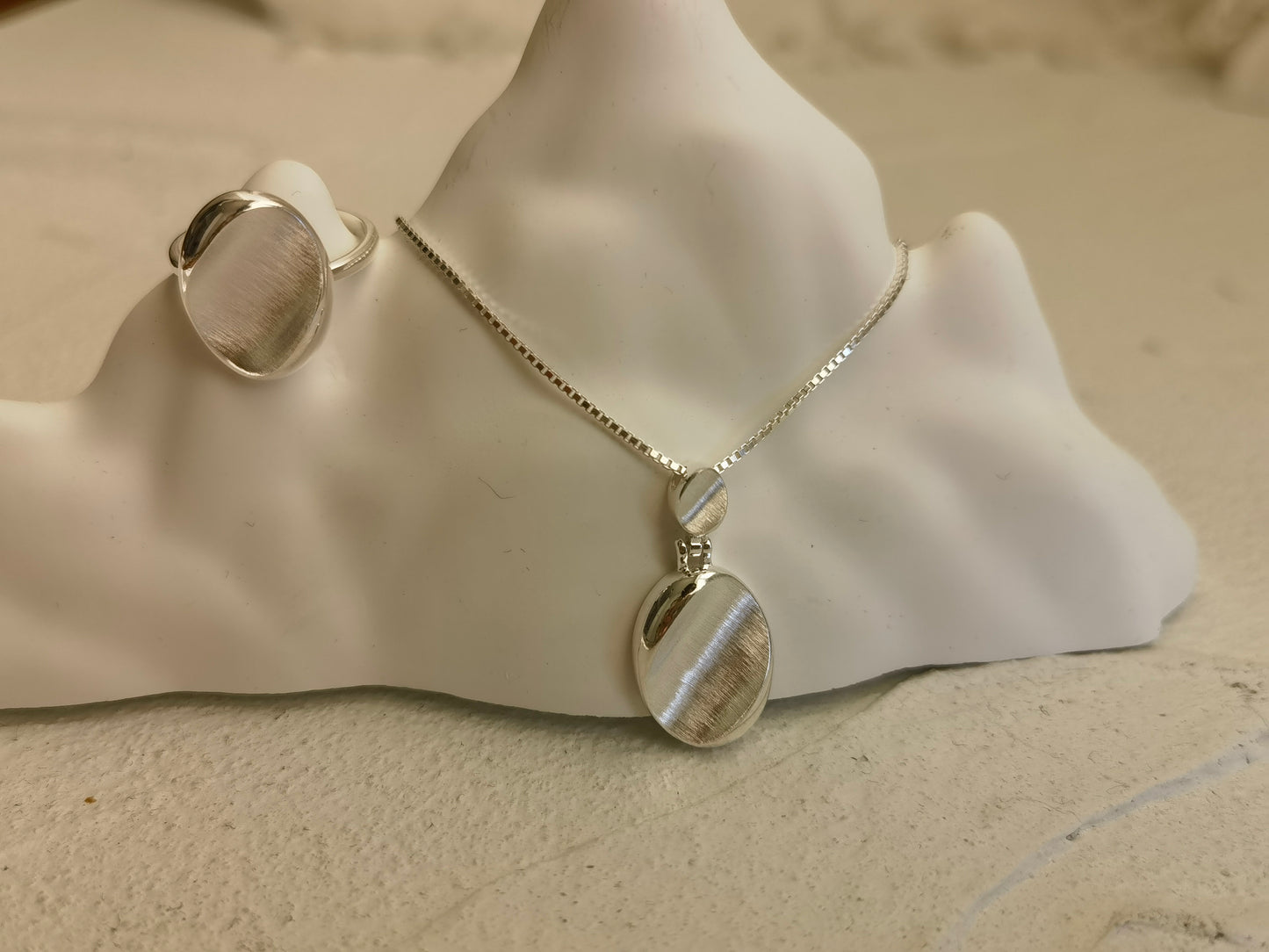 collana concava
