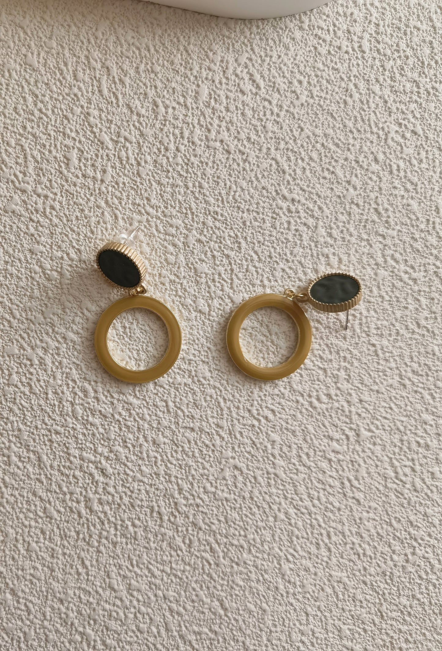 circle earrings